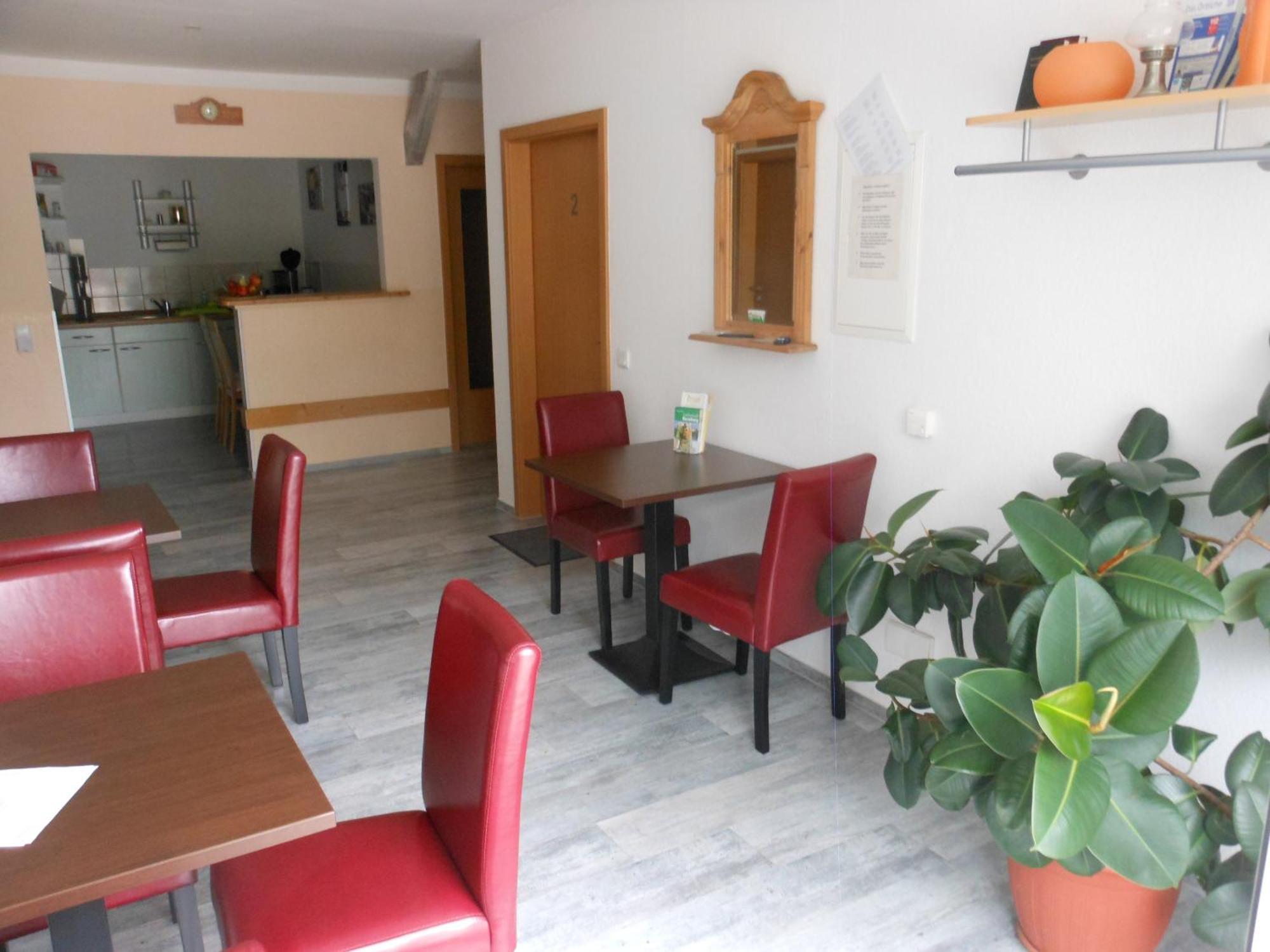 Pension Am Werder Bernburg Exterior photo