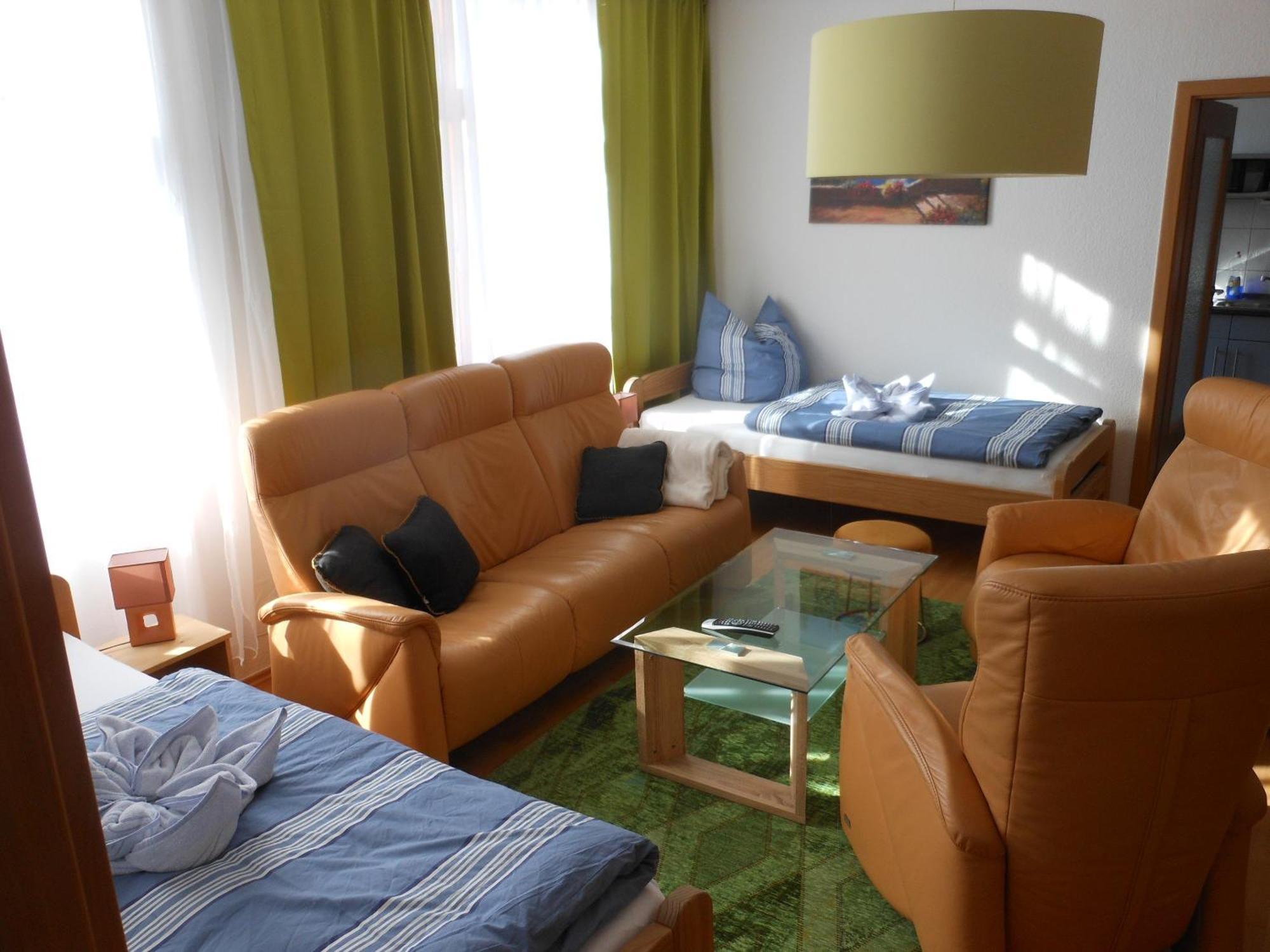 Pension Am Werder Bernburg Room photo