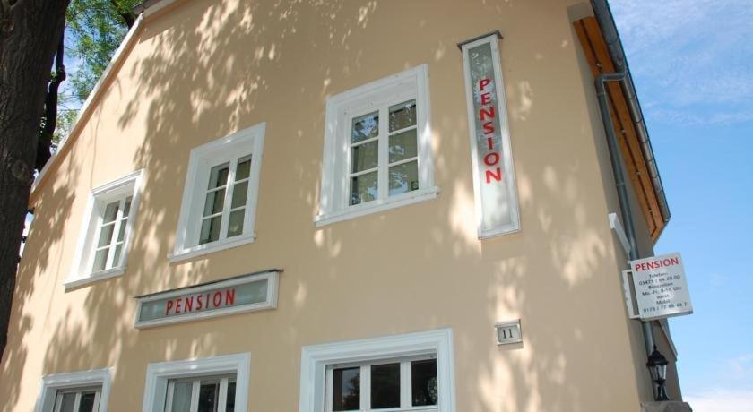 Pension Am Werder Bernburg Exterior photo